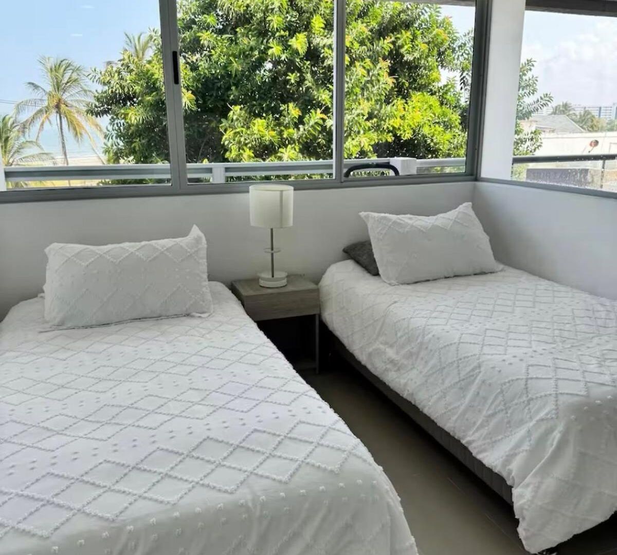 Hermoso Moderno Con Vista Al Mar