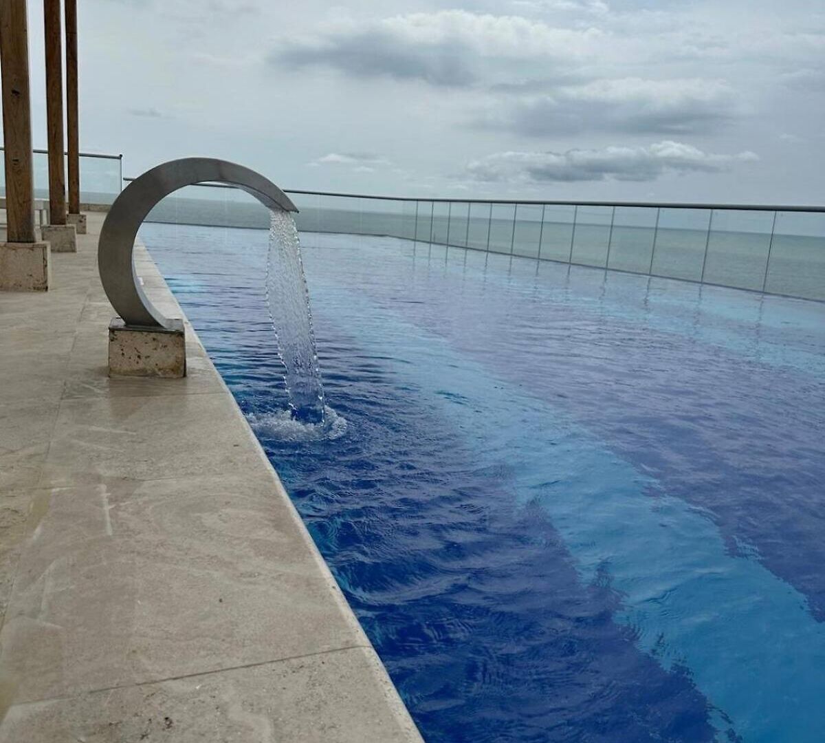 Hermoso Moderno Con Vista Al Mar Apartamento *