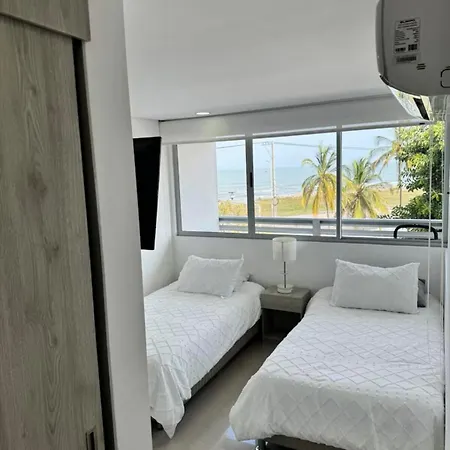 Hermoso Moderno Con Vista Al Mar Apartamento