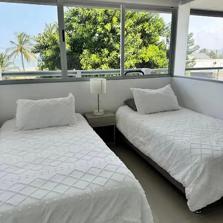 Hermoso Moderno Con Vista Al Mar