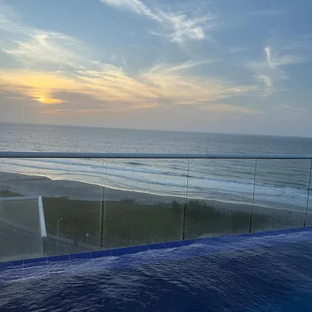 Hermoso Moderno Con Vista Al Mar
