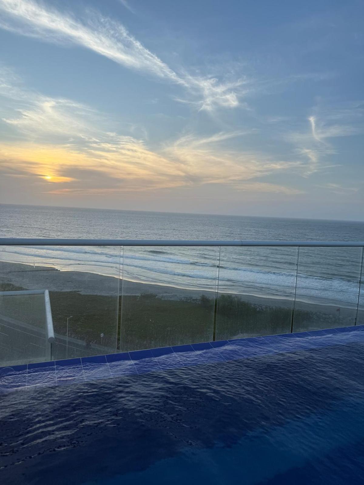 Hermoso Moderno Con Vista Al Mar Apartamento Cartagena