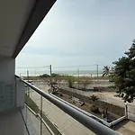Hermoso Apartamento Moderno Con Vista Al Mar